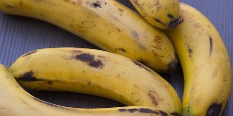 Bleg dine tænder med en bananskræl