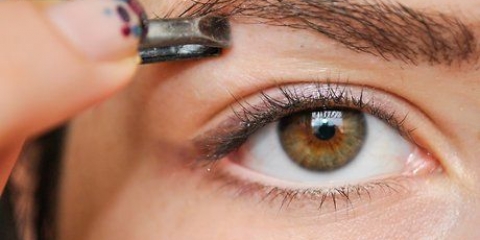 Påfør make-up på små øjne