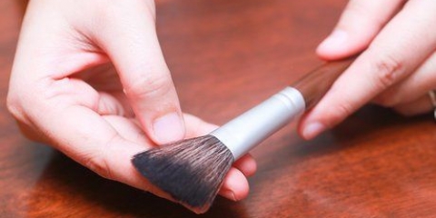 Rengøring af makeup børster