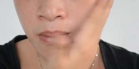 Tager makeup på