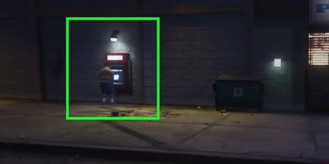 Røver folk ved pengeautomater i gta v