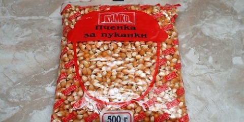 At lave popcorn i en gryde