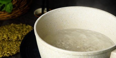 Madlavning af ramen nudler