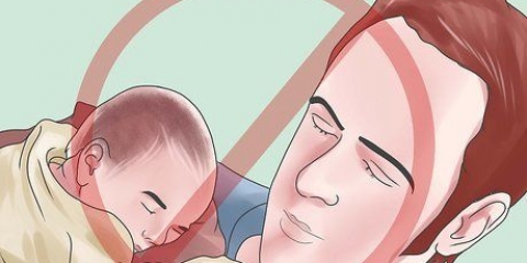 Sover med en nyfødt baby