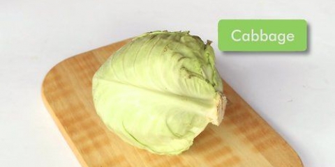 Skær salat og kål som en kok