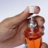 Fyld en rejseflaske op med parfume