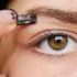Påfør make-up på små øjne