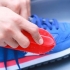 Rengøring af ildelugtende sneakers